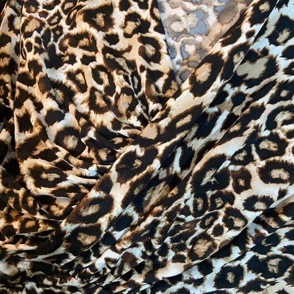 Animal Print Tops. Size- XL - Picture 8 of 8